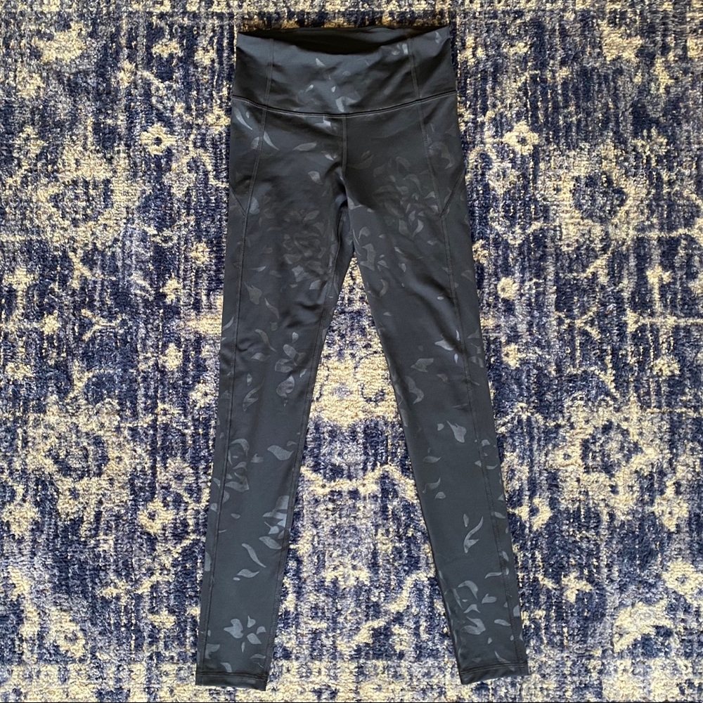 Under Armour | High Waist Floral Embossed Legging